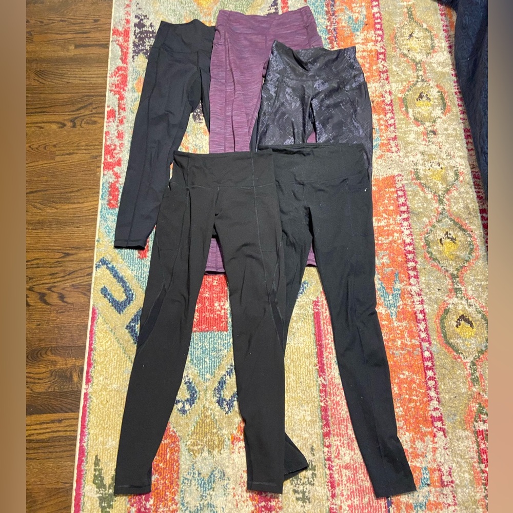 High waisted leggings with pockets! Size small - brand varies!